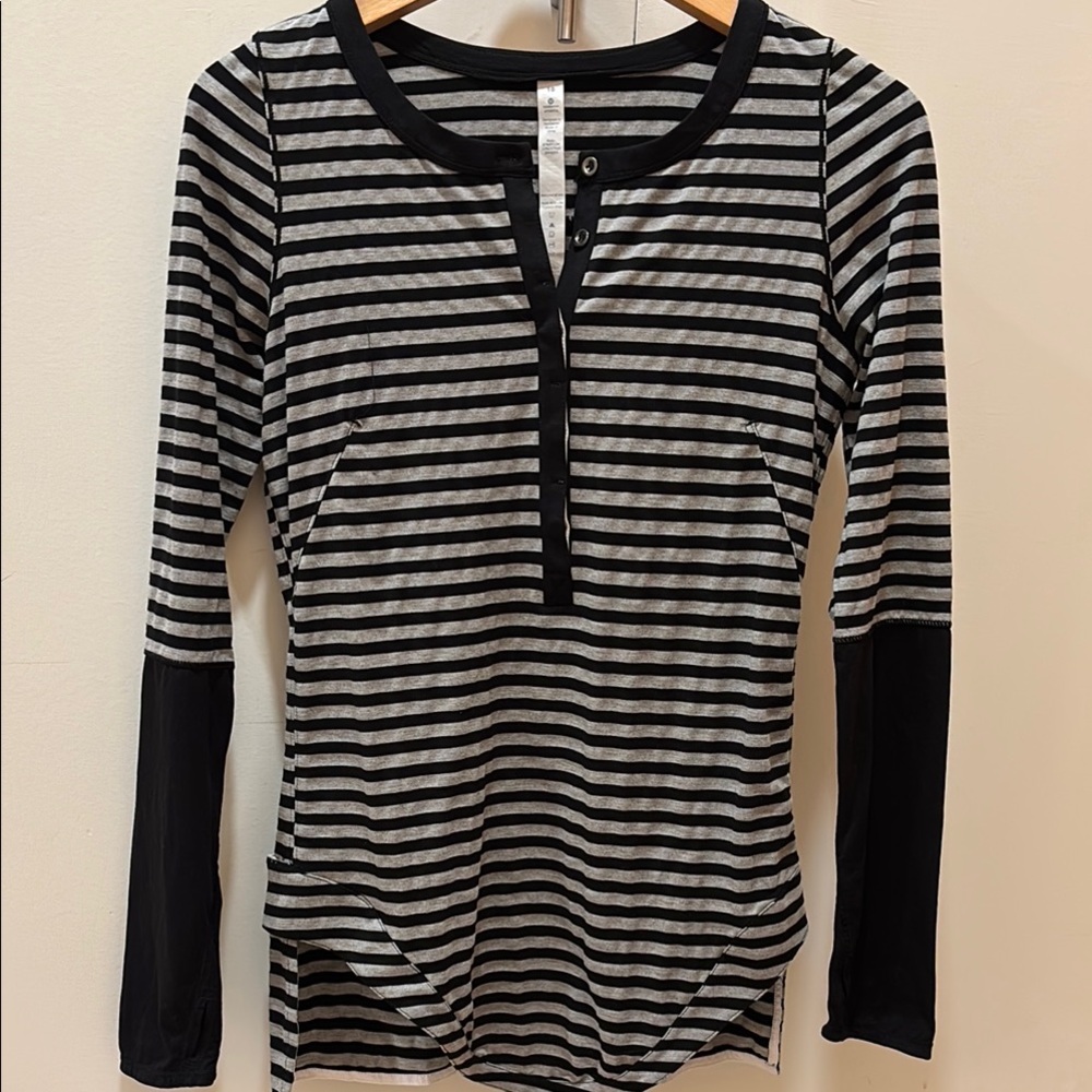 Lululemon Athletica Black and Gray Fitted Long Sleeve Polo Blouse